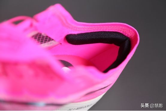 跑马拉松推荐耐克什么系列,跑全马的耐克碳板跑鞋推荐