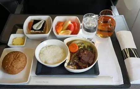 飞机餐哪家强？盘点全球「最好吃」的航空公司