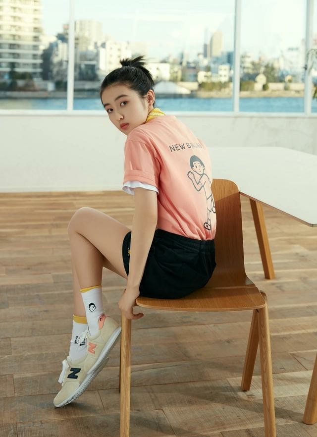 盘点娱乐圈00后漂亮妹妹们的穿搭，有你中意的那位吗？