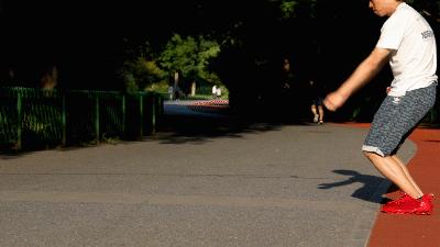 阿迪刀锋鞋,耐克刀锋鞋子