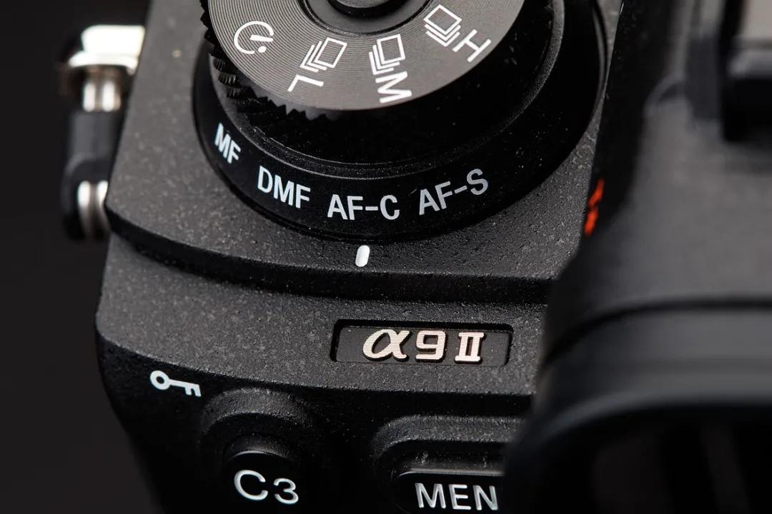 佳能r3和佳能eosr3,索尼a1和佳能eosr3