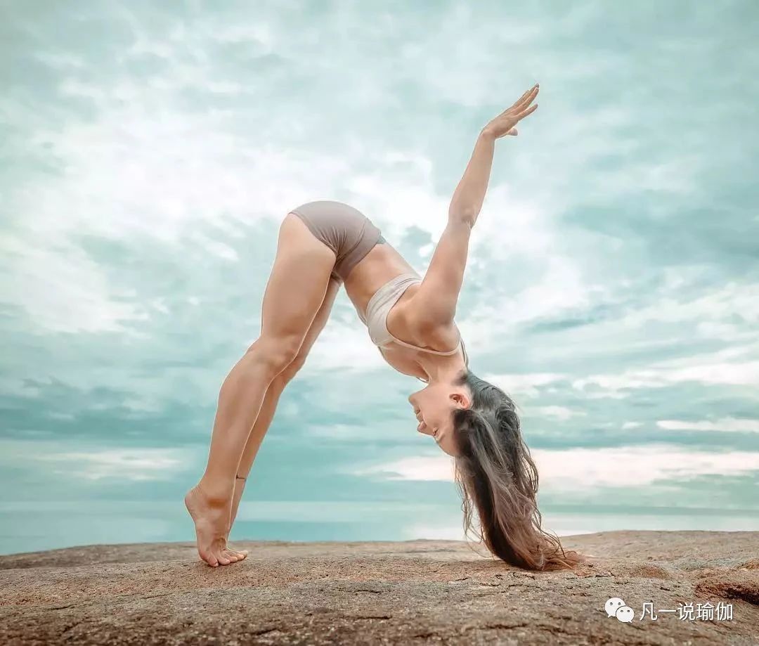 15岁一侧肋骨外翻怎么矫正,初中生肋骨外翻怎么矫正