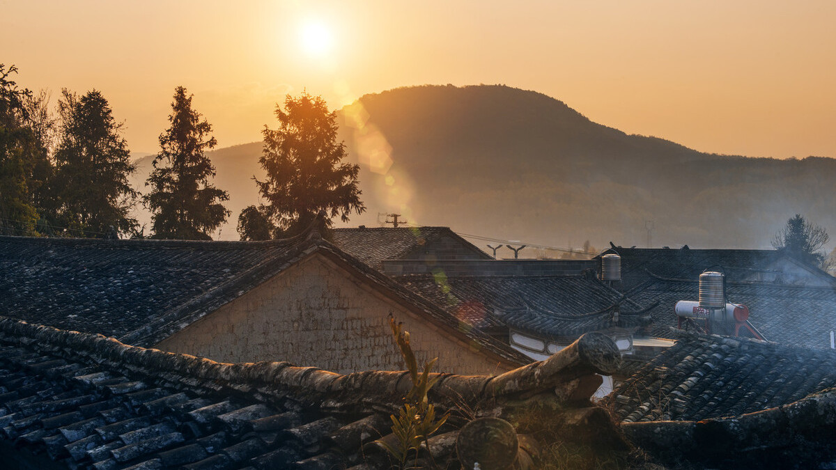 遥羡书窗下，千峰出翠微。读古诗词，品味古人山居之悠然