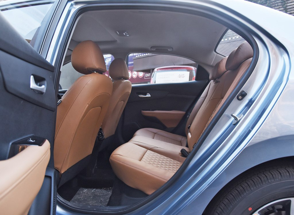 国六新款桑塔纳值得入手吗,哪款车比桑塔纳值得买