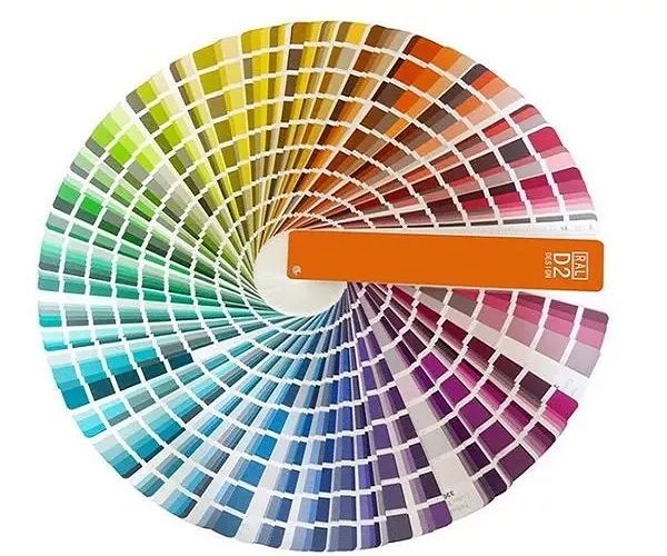 英国女王穿什么衣服最好看,英国女王的衣服为啥都是五颜六色