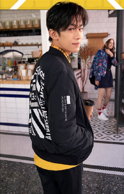 易烊千玺快乐大本营被宠爱,奢侈品牌代言人易烊千玺