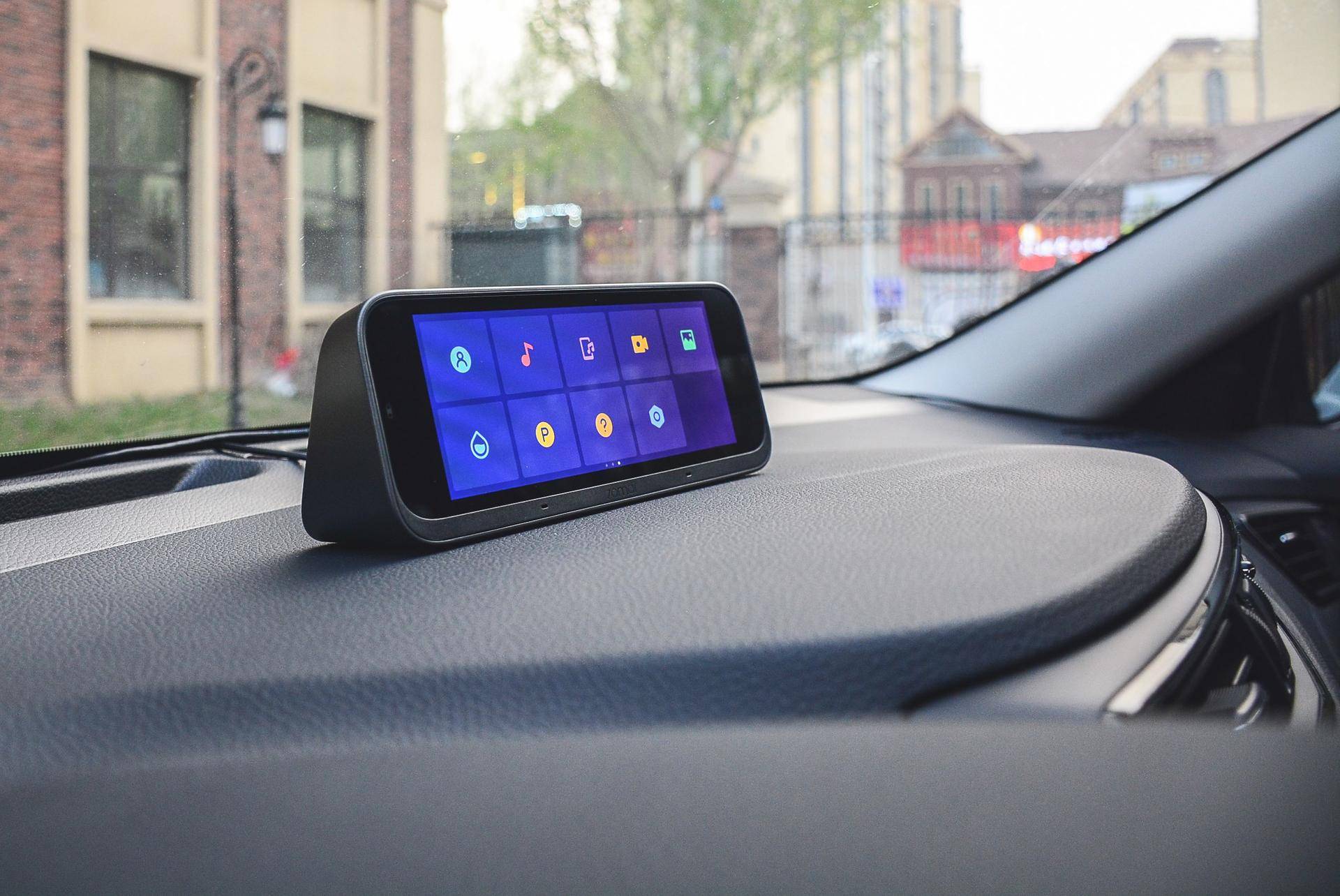 图便宜买低配车，装上小米70迈行车助手后“起死回生”