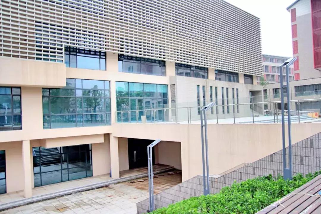 武汉最近哪所大学要搬新校区,武汉重点高中新校区