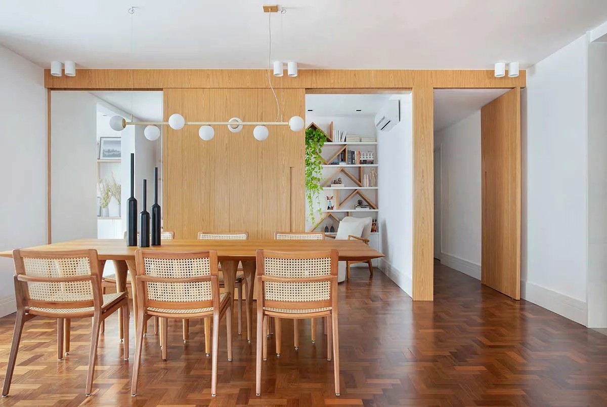 餐厅一面墙做木饰面,中式风餐厅墙面做木饰面