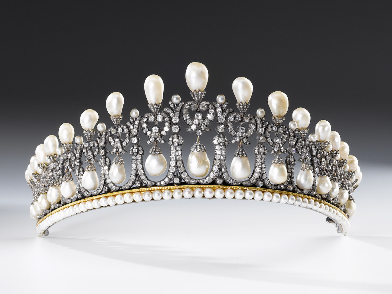珍珠泪王冠介绍,珍珠泪王冠
