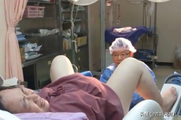 产妇刚卸货肚子大,产妇生产后肚子大