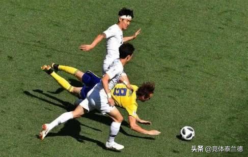 在韩国踢足球最成功的中国球员,踢球踢人属于负面行为吗