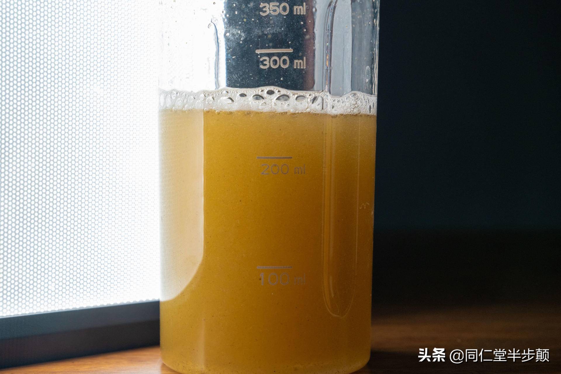 怎么用榨汁机榨果汁,如何用榨汁机榨出一杯好吃的果汁