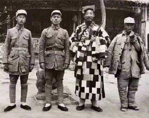 中国历史上最强悍的团队合影,埃菲尔铁塔最著名合影