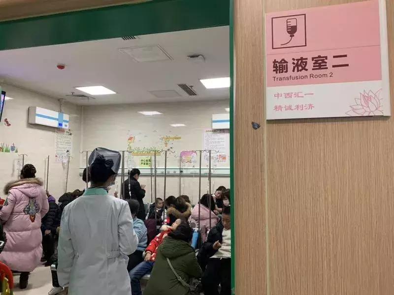 eb病毒感染和单纯疱疹病毒有关吗,eb病毒感染和扁桃体发炎区别