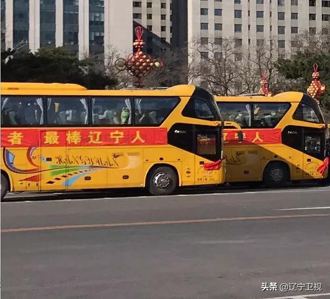 蓝天彩虹笑颜敬礼全城追星！这是你们应该得到的礼遇和荣耀！