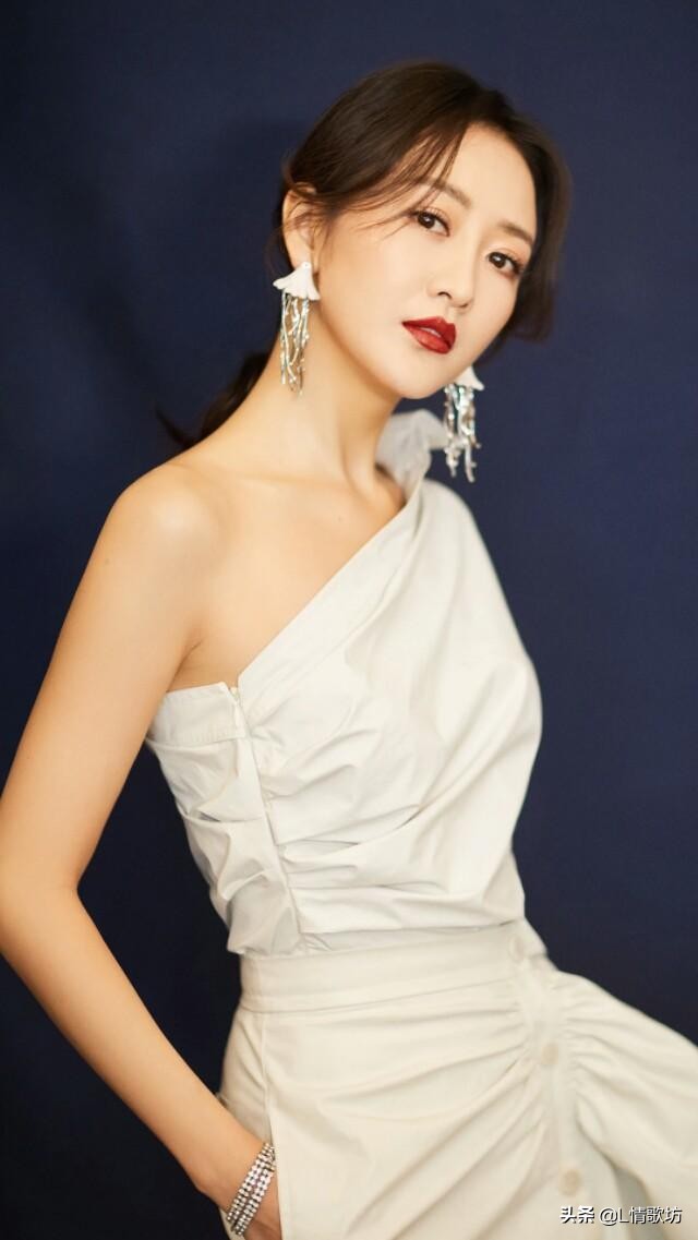 多想抱抱你mp3龙翼,歌曲我多想抱抱你