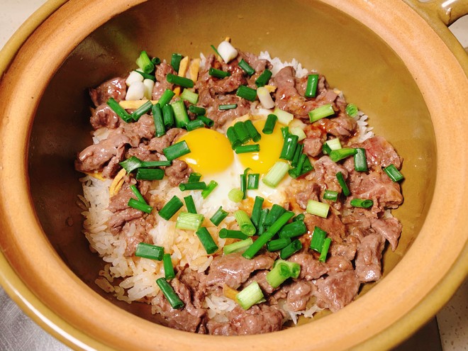 一吃就上瘾的煲仔饭,大厨教腊味煲仔饭砂锅家常做法