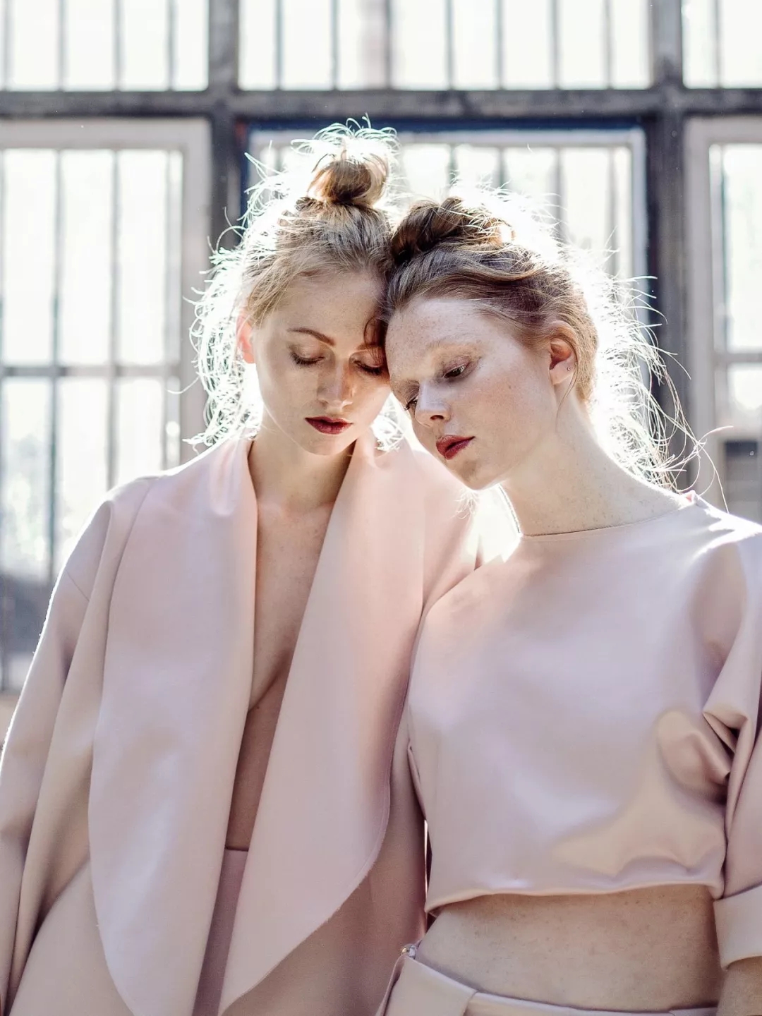 今年流行桃子色减龄显白无敌 (桃桃发色推荐)