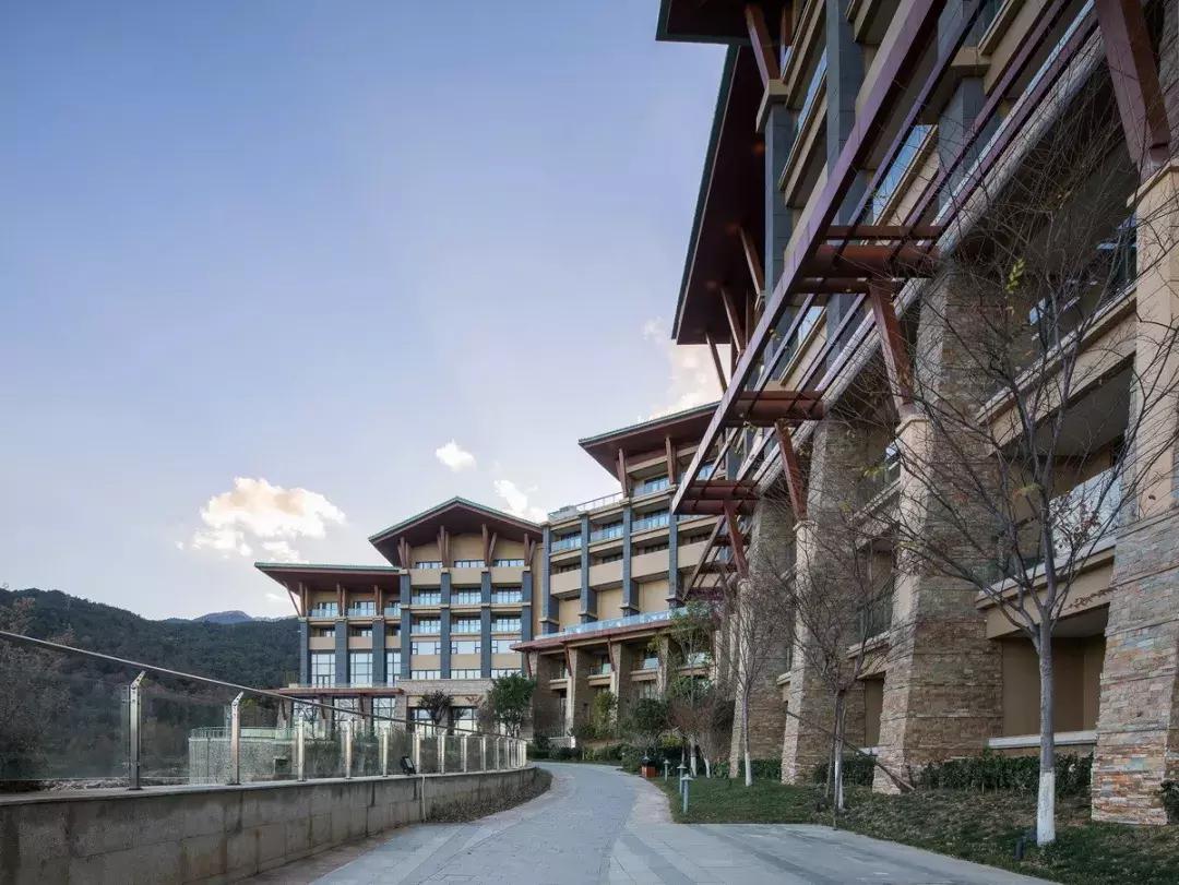 大理洱海苍山希尔顿,背靠苍山面朝洱海