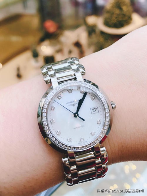 怎样挑选一款经济实惠的女式手表,怎样挑选符合自己气质的手表女款