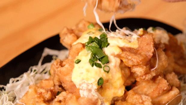 汤底浓郁的汤面,汤底浓厚