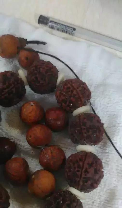 手串发霉退浆了怎么办,沉香手串发霉了怎么处理