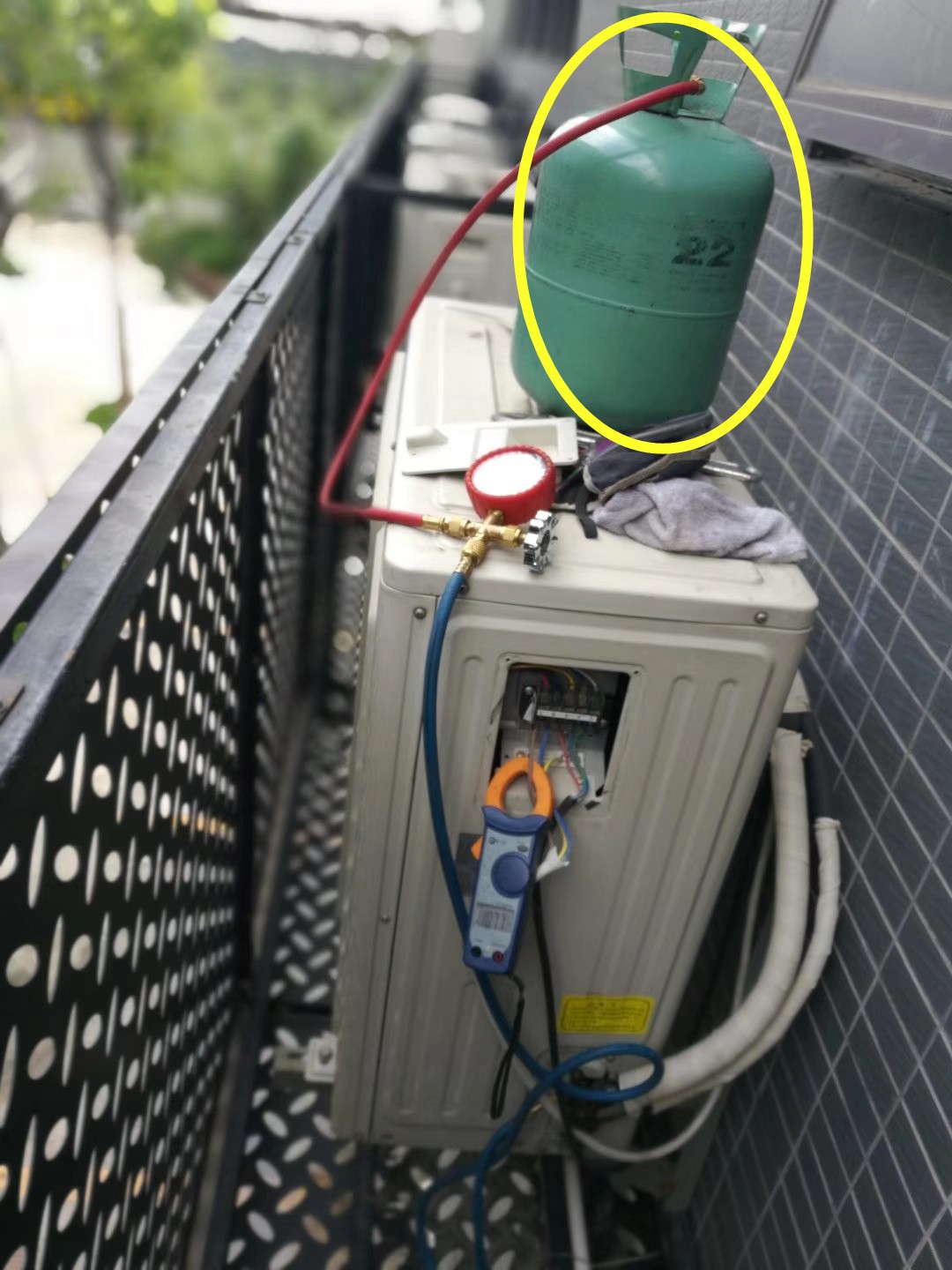 空调加氟加多了压缩机会坏吗,空调加氟过多压缩机泄压