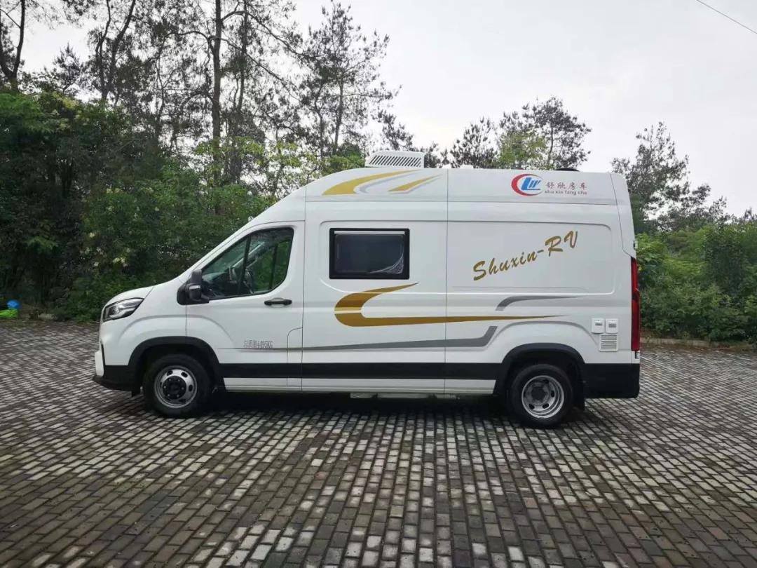 原厂大通v90房车六座六卧,国六上汽大通v90长轴高顶房车