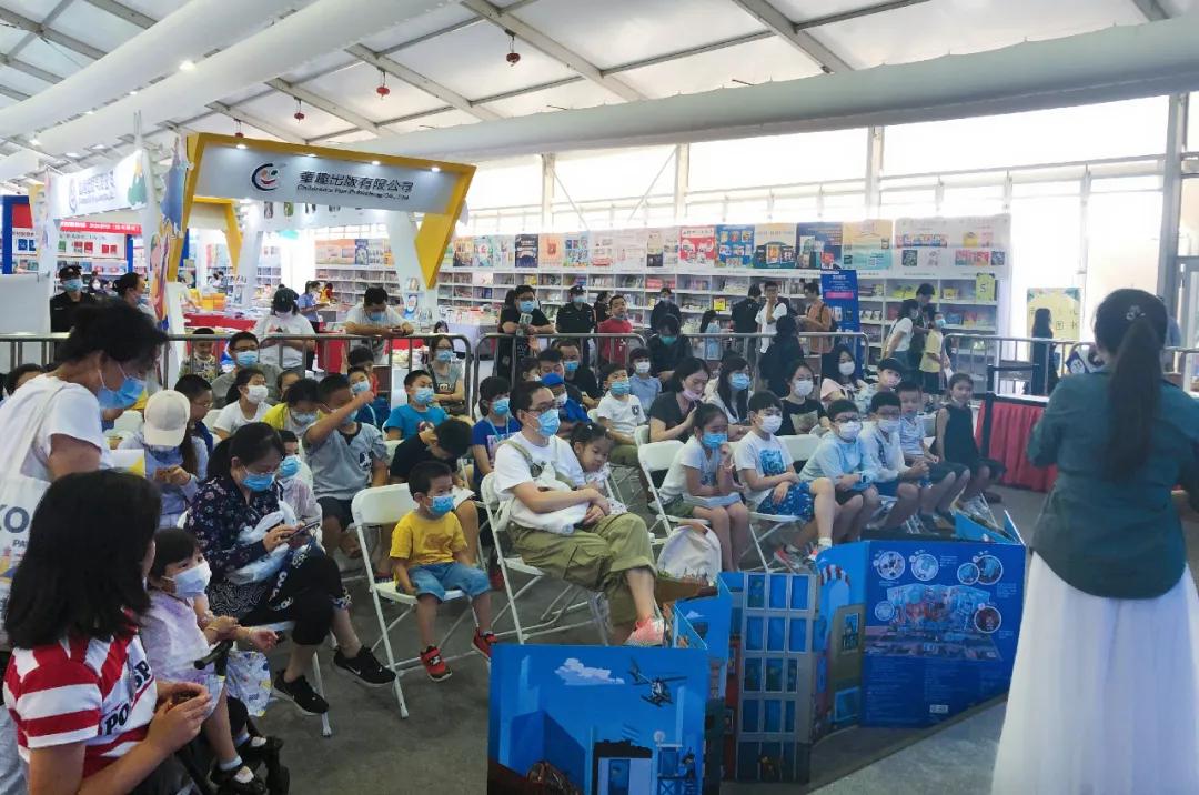 乐高带给孩子无限乐趣,乐高可以锻炼孩子的思维和耐力