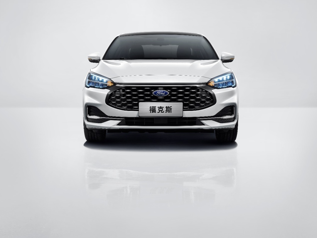 合资三厢家轿之争,2021款福克斯PK大众朗逸,谁才是标杆?