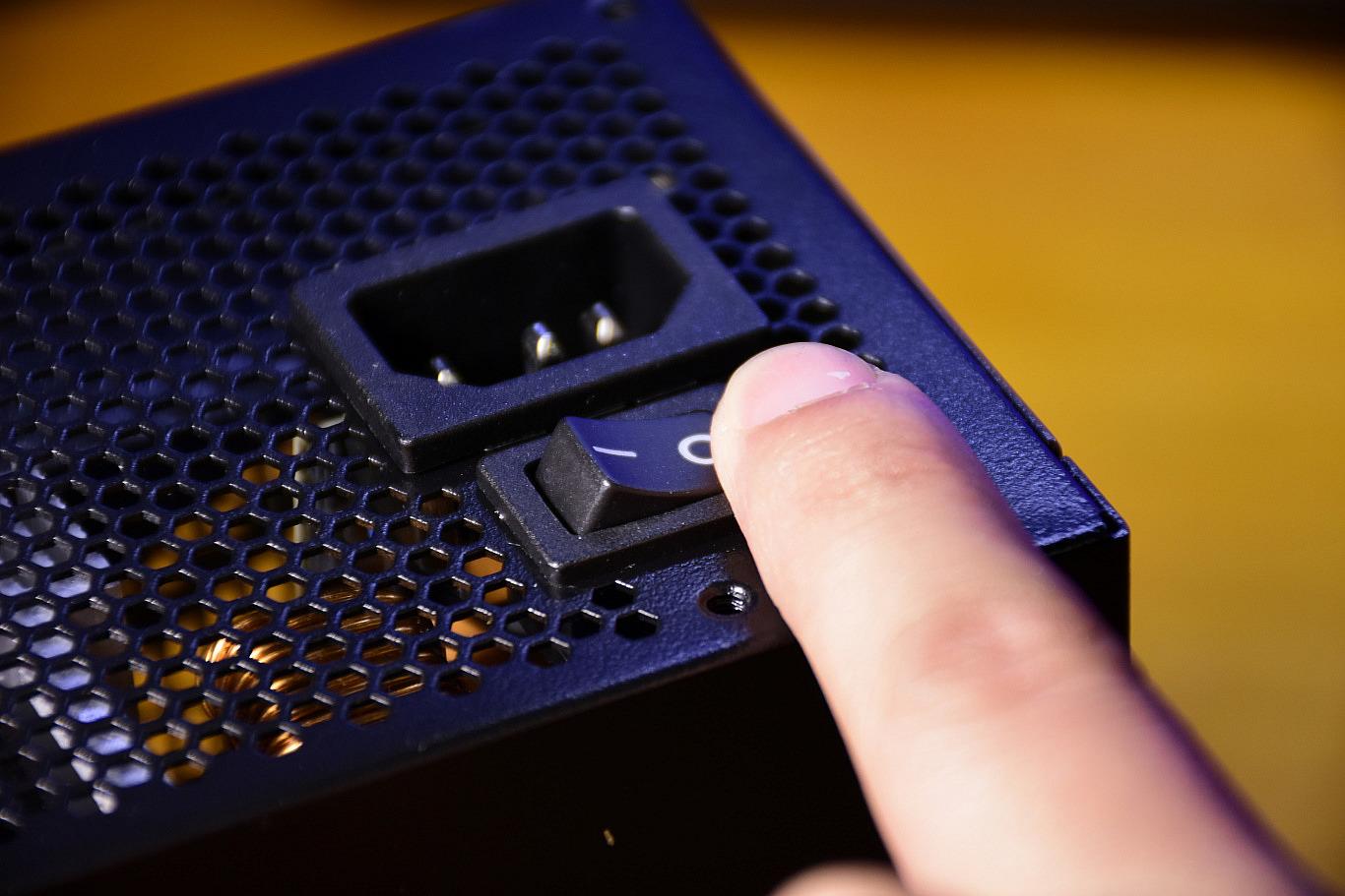 艾湃电竞ag750m和鑫谷an650w哪个好,艾湃电竞750w电源什么档次