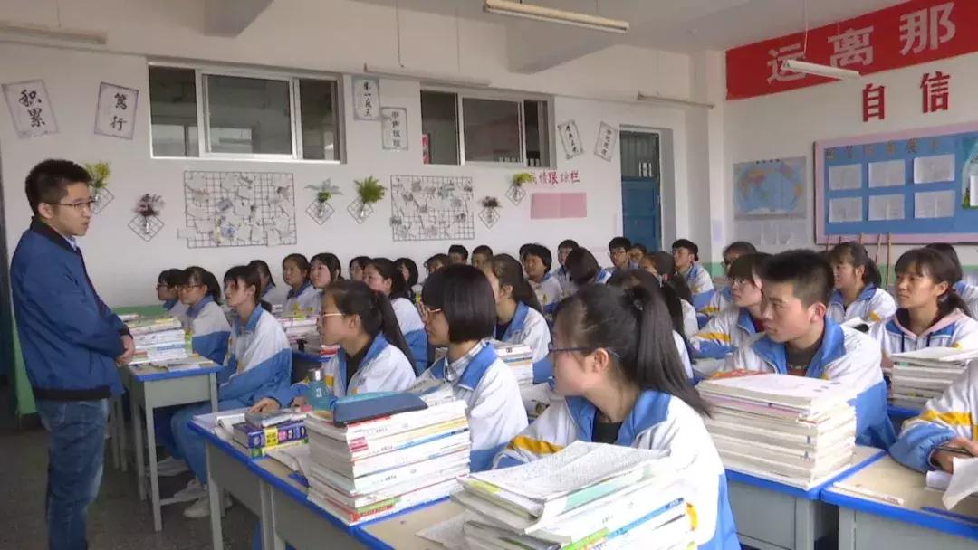 习总书记在学校思想政治理论课教师座谈会上的重要讲话在靖远师生中引起强烈反响