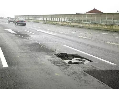 车辆底盘被刮问题严重吗,轿车底盘太低容易碰底怎么办