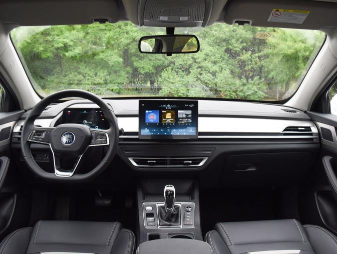 新能源比亚迪秦pro与荣威er6,开了4年比亚迪秦pro还值多少钱