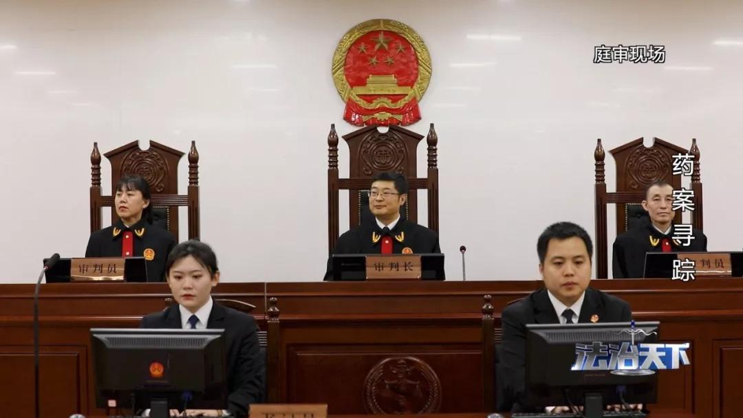 法治天下|公诉机关指控两名被告人涉嫌生产、销售假药，两人辩解称有幕后老板指使。幕后老板是否存在？