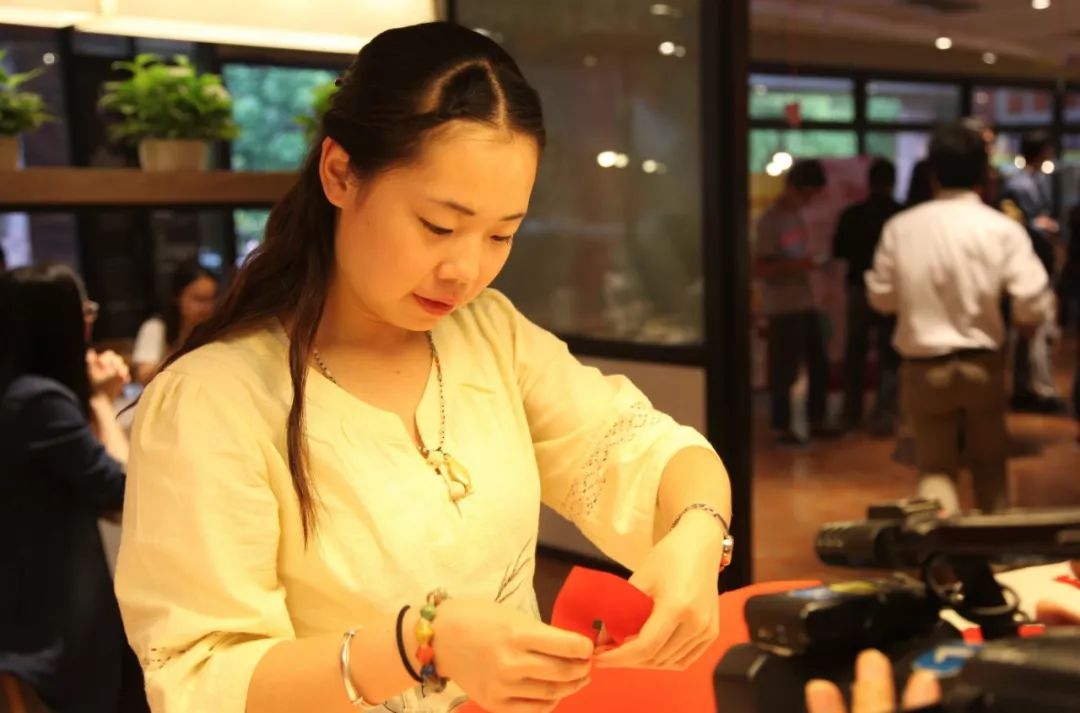 翟天麟撕纸作品,非遗撕纸传承人翟天麟