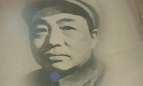 1929年敌人要挖毛主席祖坟，堂兄舍命保护，建国后主席如何报答？