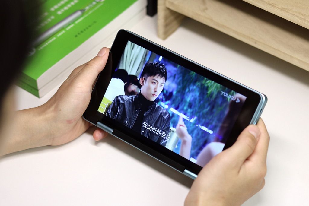 把电脑装口袋是什么操作？国产品牌壹号本出新品，网友称太迷你了