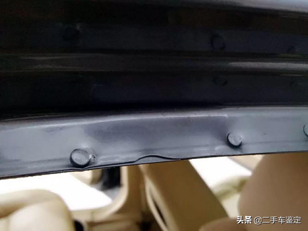 你觉得这款车的门柱焊点正常吗？难道门柱焊点不应该是排排站吗？