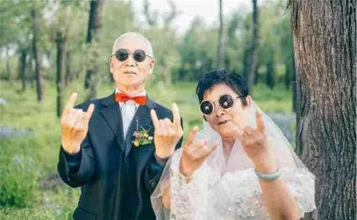 丁克族劝年轻人不生孩子不对,为什么丁克族不生孩子