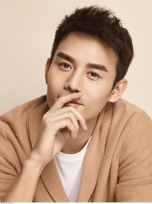 眼神清澈楚楚动人,眼神清澈国风美少年