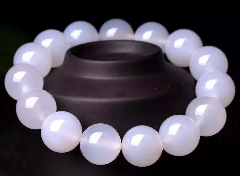 高级珠宝值不值得收藏,为什么很贵的珠宝看起来很廉价