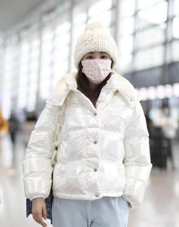 过年穿白色羽绒服,过年穿白色羽绒服好吗