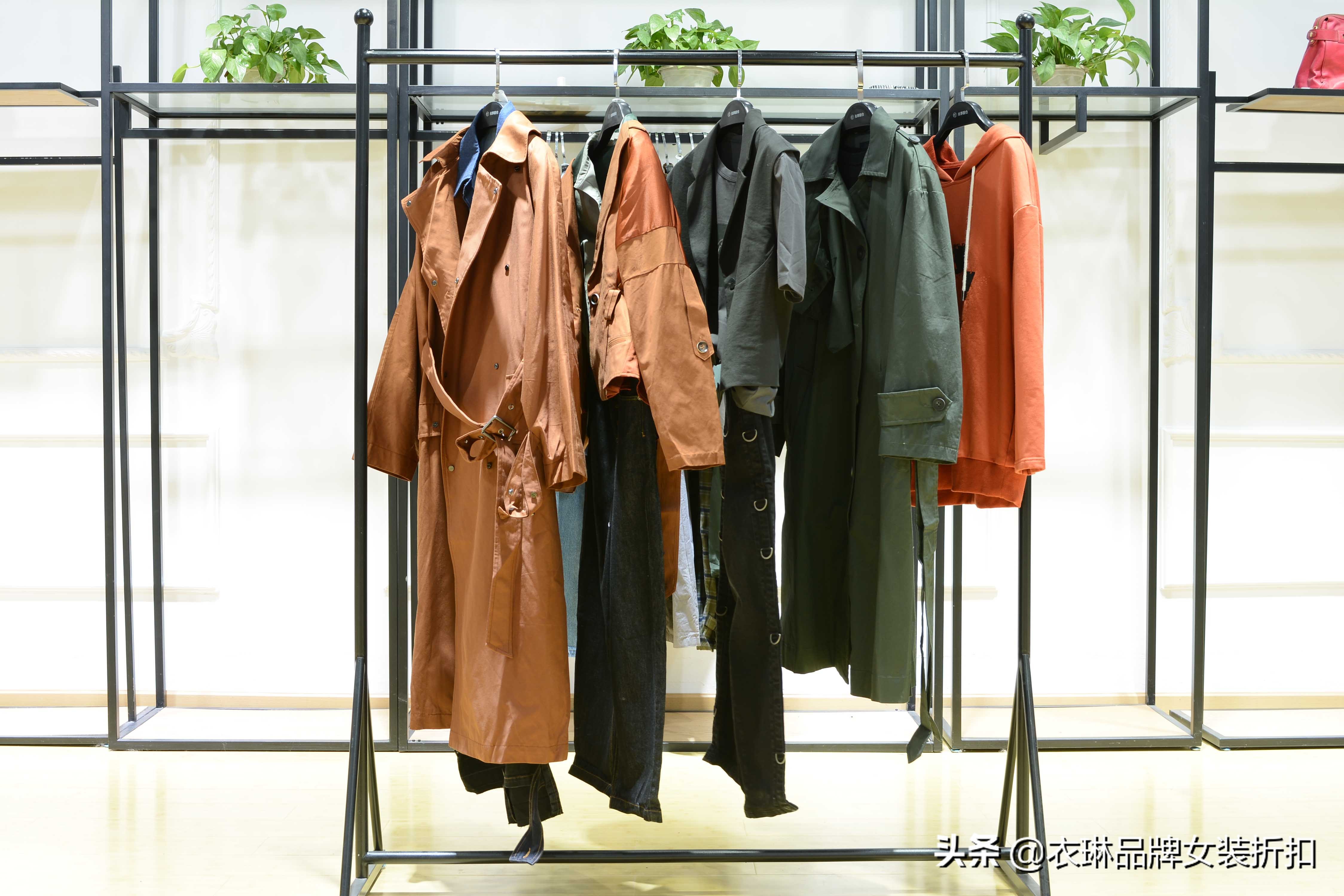 女装折扣店专柜正品清仓货源,临沂折扣店货源进货渠道