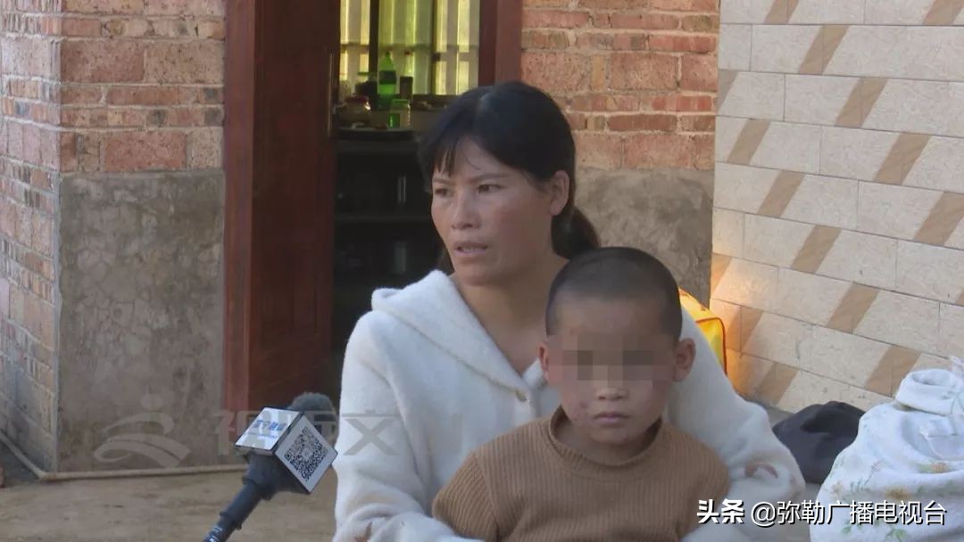 儿童自虐的三大原因,2岁孩子自虐是怎么造成的