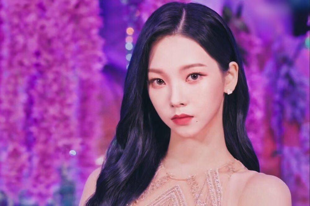 韩国女团跳舞被指博眼球,韩国女团舞台被指博眼球