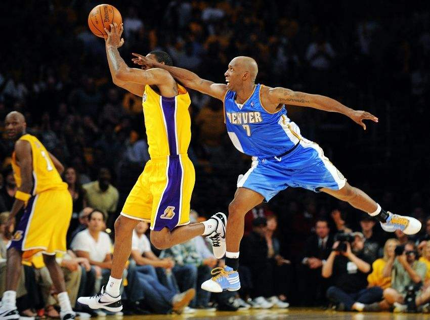 甜瓜40分绝杀热火,科比甜瓜总决赛视频