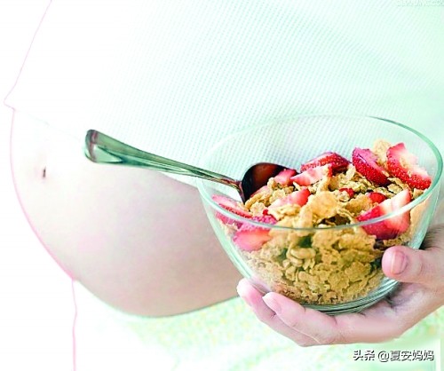 女人顺利自然分娩,孕期科普选择适合自己的分娩方式