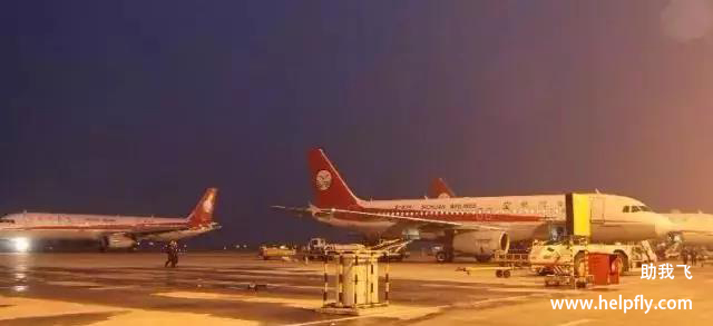 为什么不建议夜间坐飞机,为什么晚上飞机不能飞